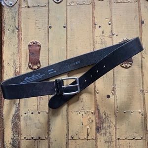 EDDIE BAUER BRAND 100% LEATHER SILVER HARDWARE BLACK LEATHER BELT MENS 32 WAIST